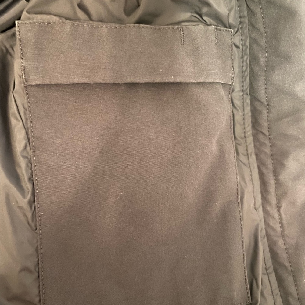 Womens Canada Goode Shelburne Parka. 
Just dry cleaned. - Picture 11 of 16